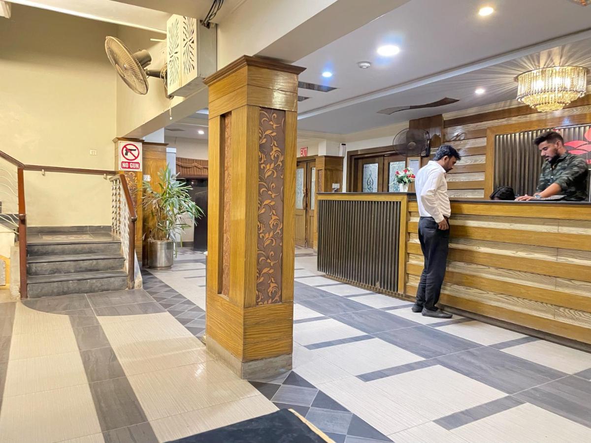 Hotel Multan Exteriör bild